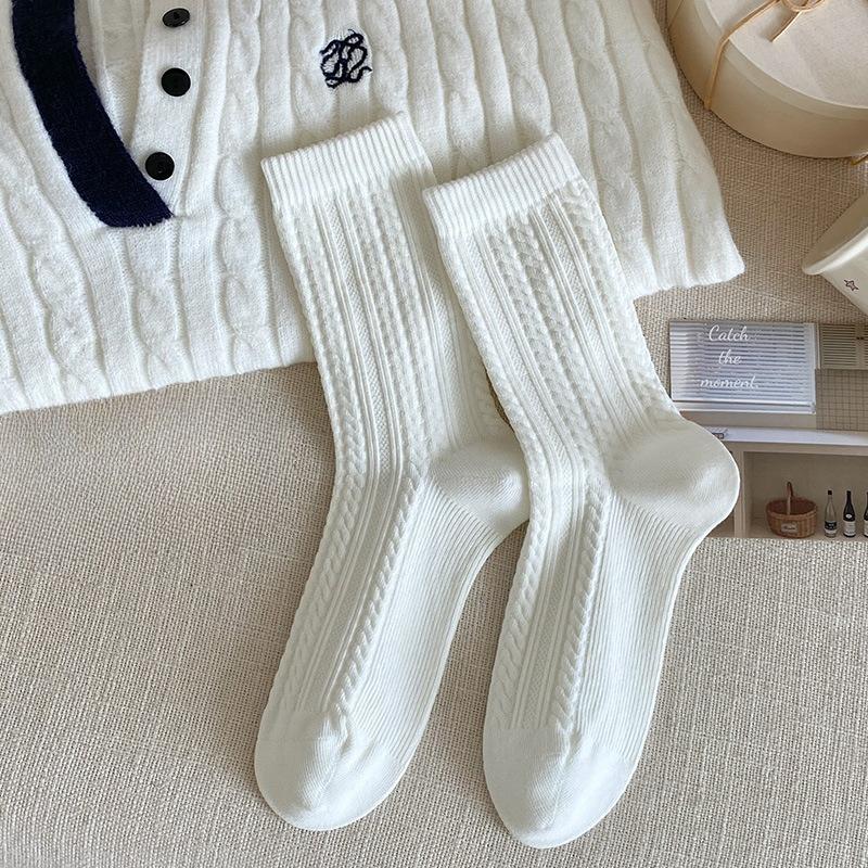 Autumn and Winter Socks for Women: Pure Cotton Slightly Pressed Mid-calf Socks with Linen Patterns for Warmth. Pile Socks