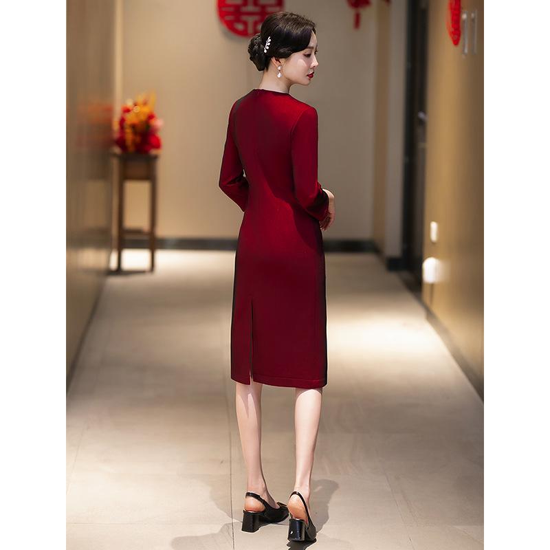 Elegantní sametová pelerína svatební kabát pro tchyni – jarní styl čcheongsamu