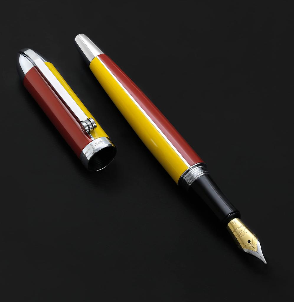 Xezo Visionary medium nib fountain Aspen gold and red Limited edition of Screw pen. color. 500, serialized. Handcrafted. cap.