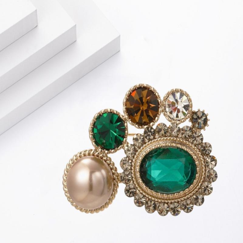 Vintage Baroque Crystal Geometric Brooches For Women Party Jewelry Accessories Gifts