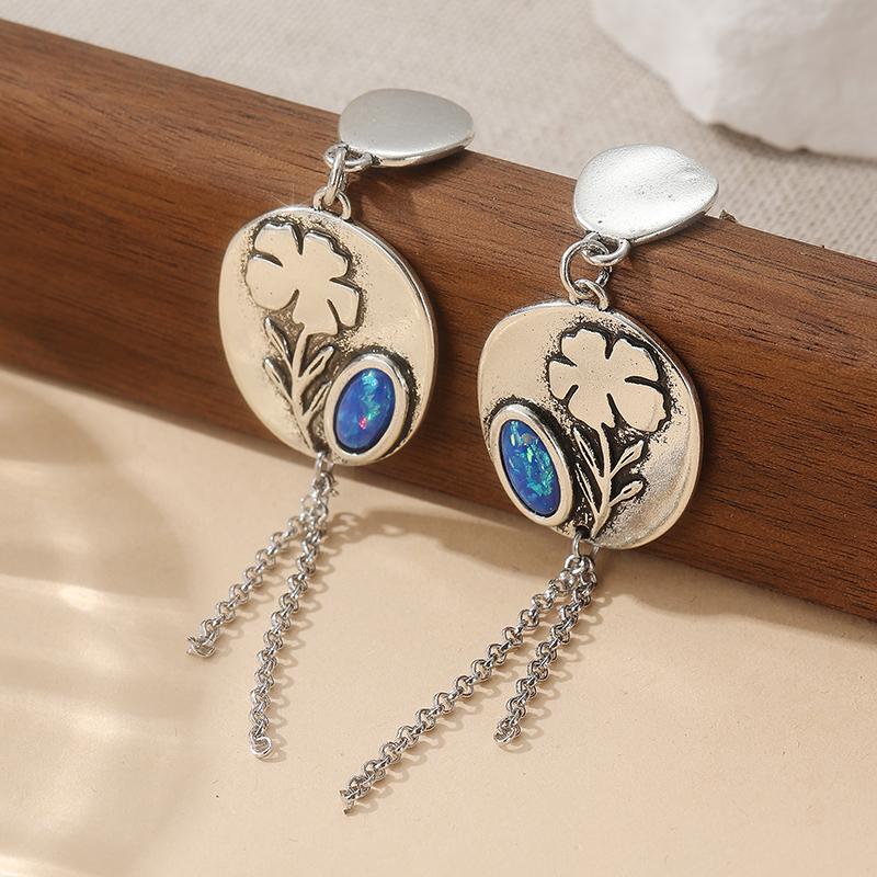 Vintage Hand Carved Flower Pattern Inlaid Synthetic Turquoise Dangle Earrings for Women Elegant Exquisite Pendant Jewelry Crafts