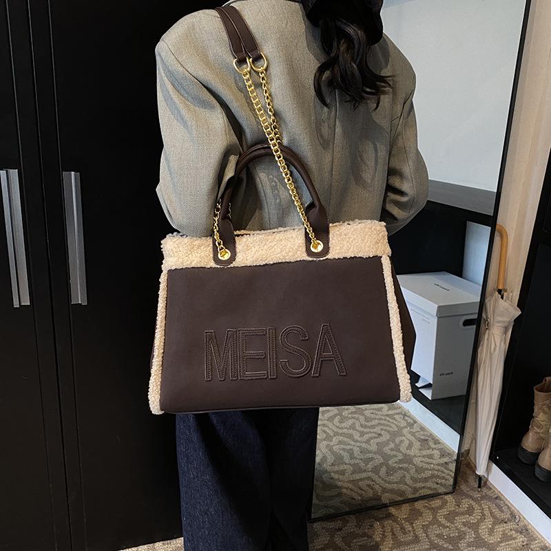 Niche High-texture Versatile Plush Handbag 2025 Autumn and Winter New Retro Lamb Wool Large-capacity Shoulder Bag