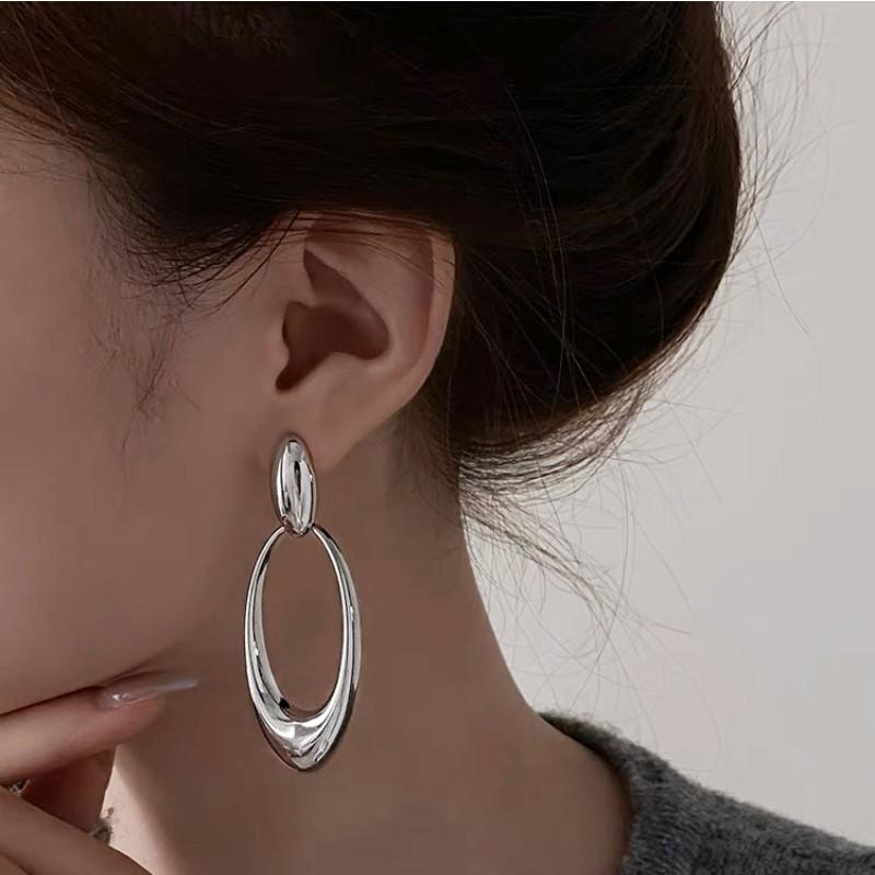 Hongyan S925 Sterling Silver Oval Face-Slimming Earrings: 2024 Korean Fashion Heavy Industry Style.