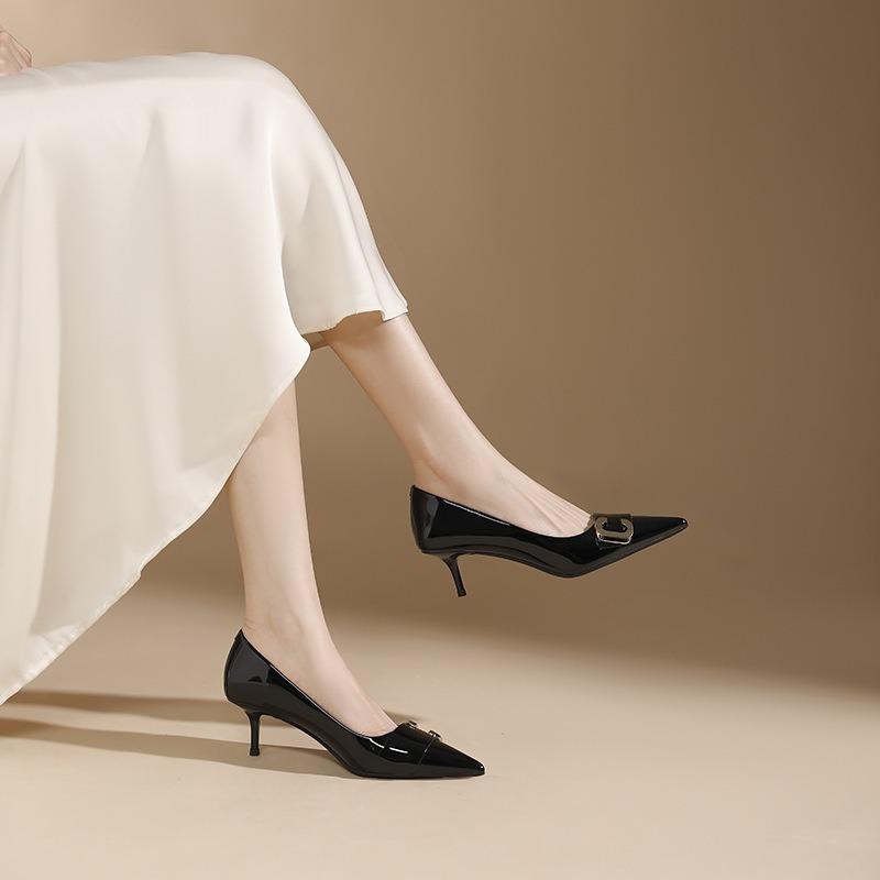 8-5 Sexy one-word metal buckle single shoes, autumn new pointed thin heels, not tired high heels