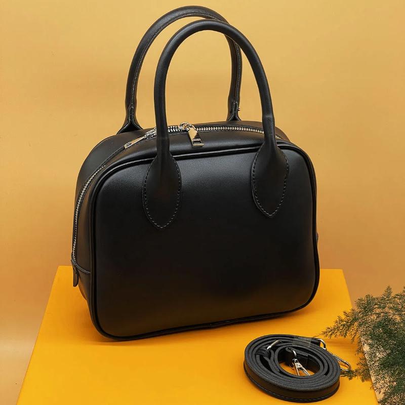 Classic Shoulder Bags for Women New Designer Brand Office Lady PU Underarm Bag Fashion Solid Popular Tote Bag