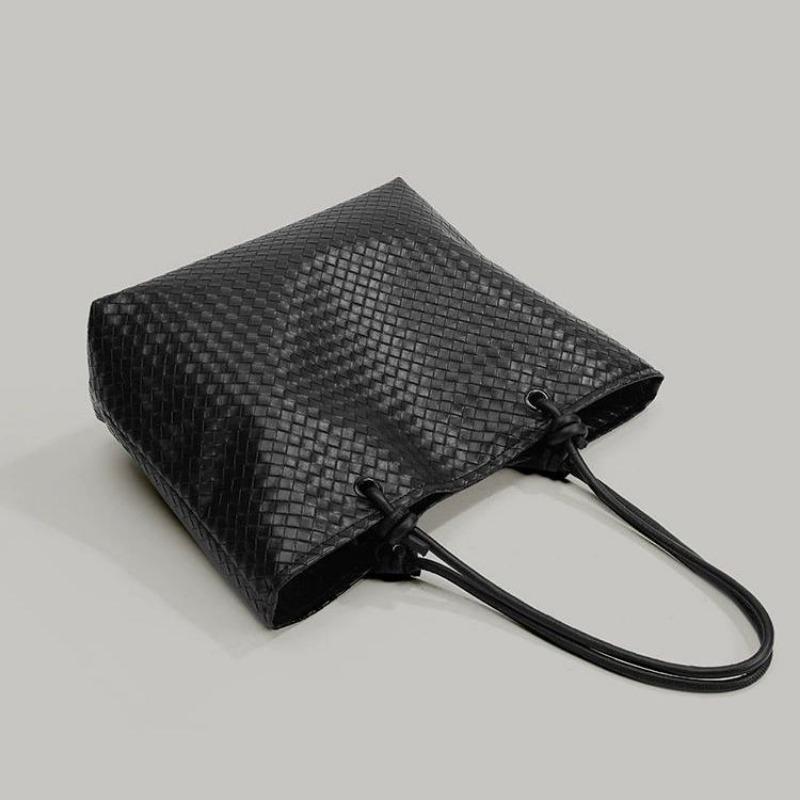 Fashionable and Versatile Single-shoulder Bag, Large-capacity Hand-carry, Casual and Casual Underarm Bag