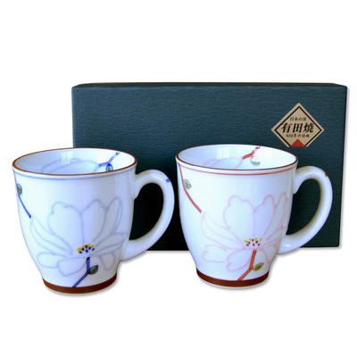 Tassenpaar Geschenk Geschenkbox Stilvoll Arita-Ware Walzer Kommt in einer Kosmetikbox Geschenkverpackt Hergestellt in Japan