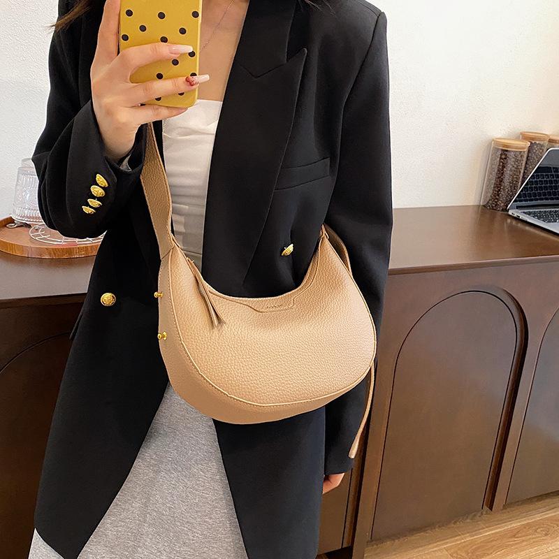 Premium Texture Bag Women's 2025 New Niche Versatile Underarm Bag Popular Simple Shoulder Messenger Bag Dumpling Bag