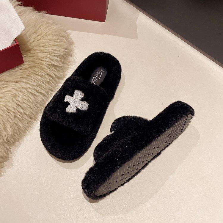 

Internet celebrity platform wool slippers women wear 2025 new autumn and winter home flip-flops fashionable plush cotton slippers 35
