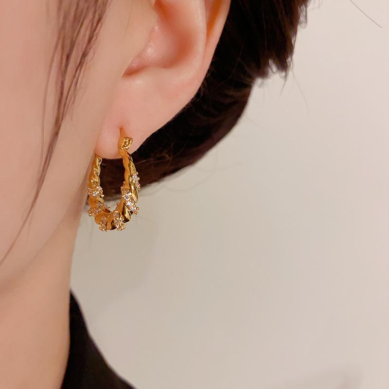 New Statement Shiny Rhinestone Earrings Classic Geometric Round Hoop Earrings Fashion Circle Jewelry Women Accessories