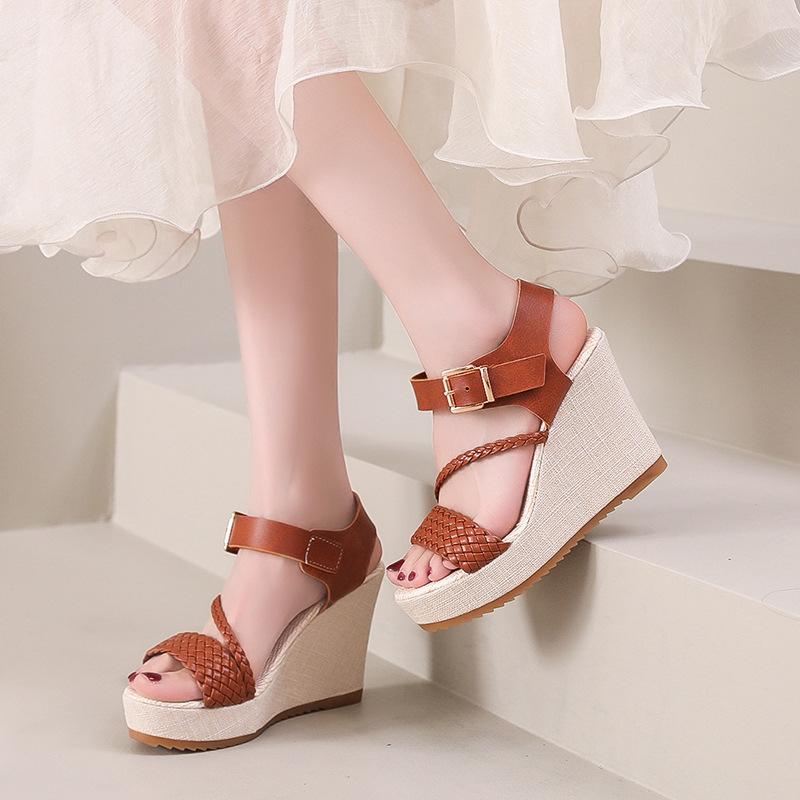 New Wedge Heel Women's Sandals Fashionable Platform Muffin Heel High Heel Straw Woven Daily Sandals