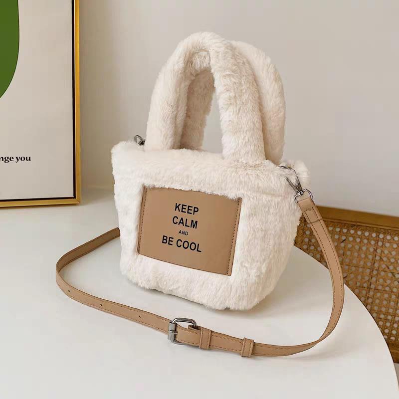 2025 New bucket bag, fashionable handbag, crossbody bag, large-capacity hand-held plush bag for women