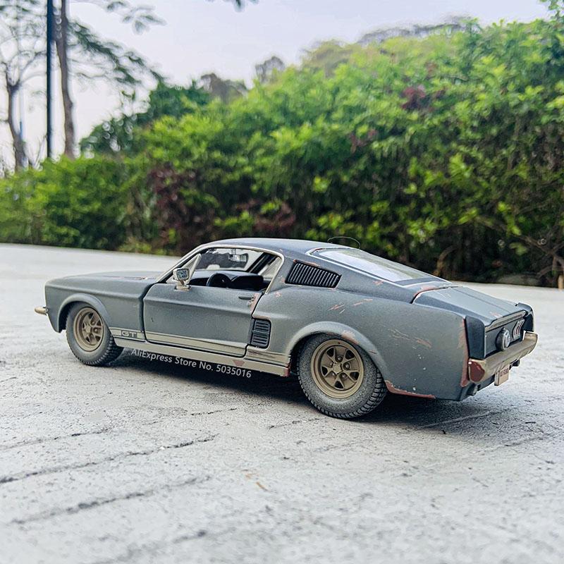 AJL1  Maisto 1:24 Old 1967 Ford Mustang GT Simulation Alloy Car Model Crafts Decoration Collection Toy Tools Gift