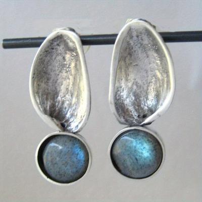 Vintage Silberfarbenes Metall Geometrisches Muster Runde Blaue Steine Hängeohrringe für Damen Schmuck