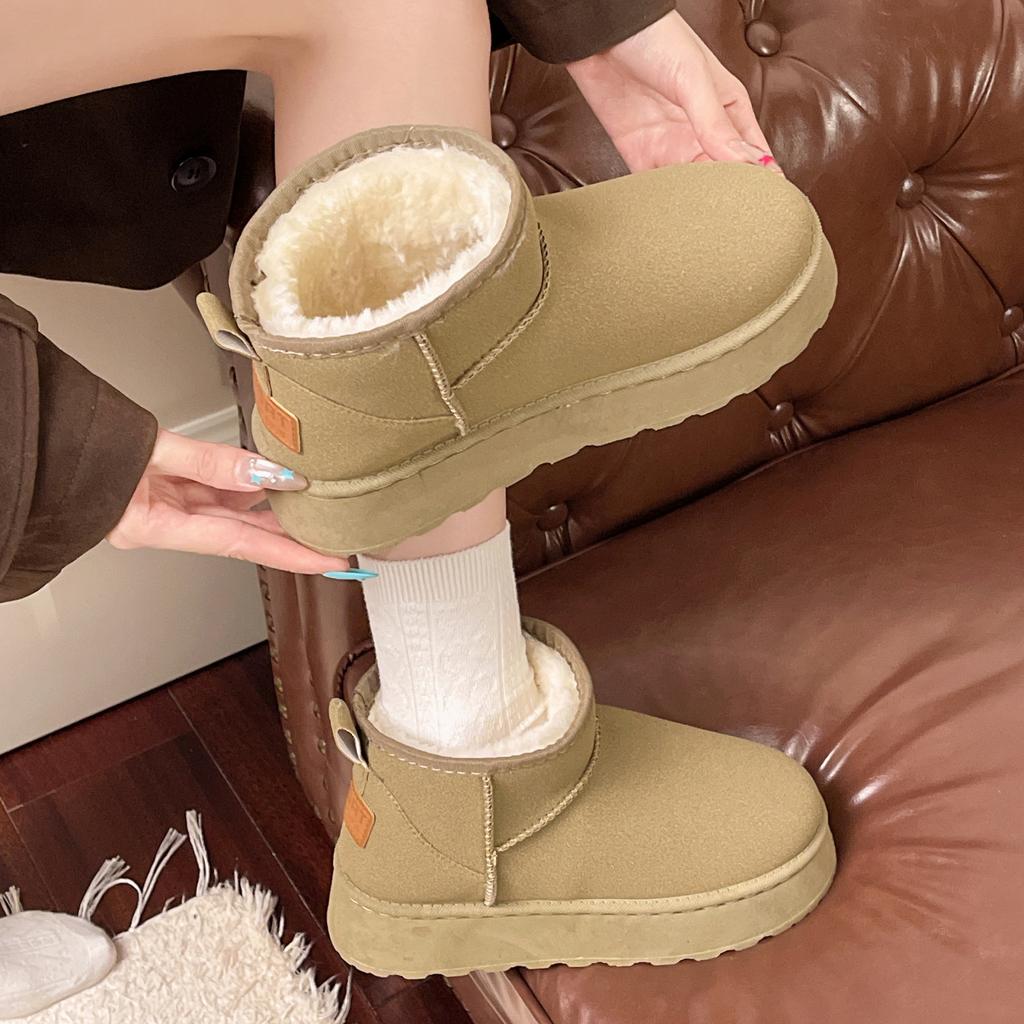 Thick-soled versatile snow boots women's winter new velvet thickened large cotton shoes warm and cold-resistant short boots