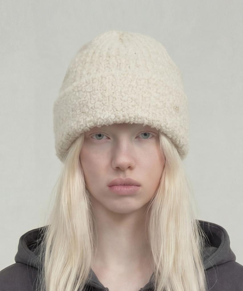 Eondeokeonteulolseutyudio Boucle Winter Beanie Fluffy Beanie / Mohair Boucle / Cream
