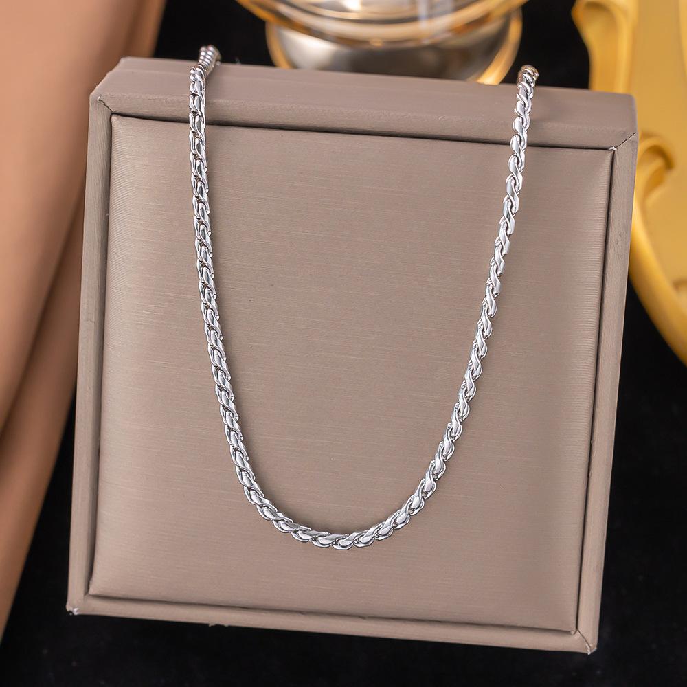 French Titanium Steel Heart Choker Necklace And Bracelet Set Sweet Peach Heart Tassel Design Women Jewelry