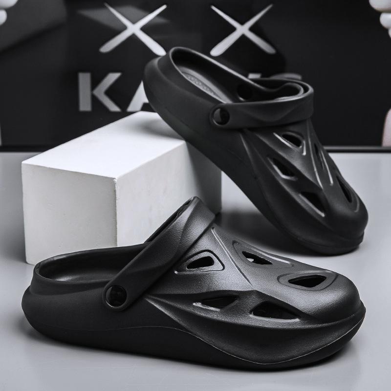 

Men s hole shoes bag head slippers men s summer home indoor sandals men s beach shoes wear cool slippers men 40-41 чорний