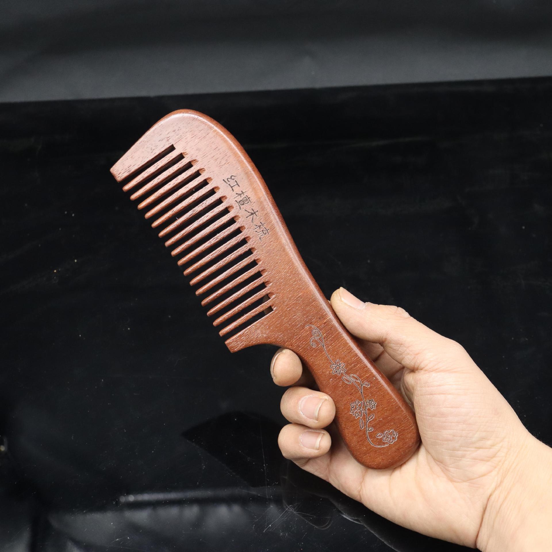 

Традиционный гребень из красного сандалового дерева ручной резьбы с удлиненной ручкой