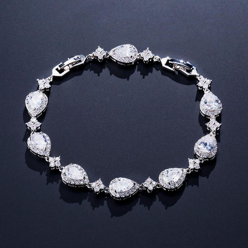 ODM Brass Teardrop Zircon Tennis Bracelet Cubic Zirconia Charm Durable Finish for Women Fashion Stores Gift Set