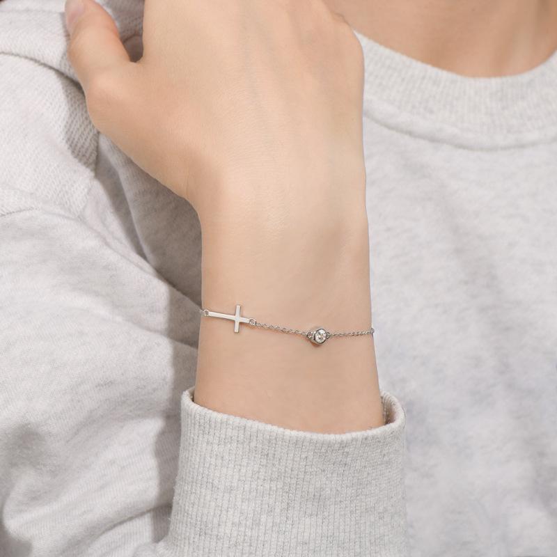 Silvere Glam Ins Fresh And Simple Cross Moissanite Bracelet For Women, A High-end Design Sense, 925 Sterling Silver Jewelry
