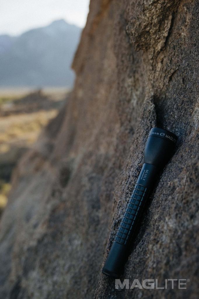 MAGLITE LED Flashlight ML50LX AA ML50LXS2CC6 (2 Batteries)