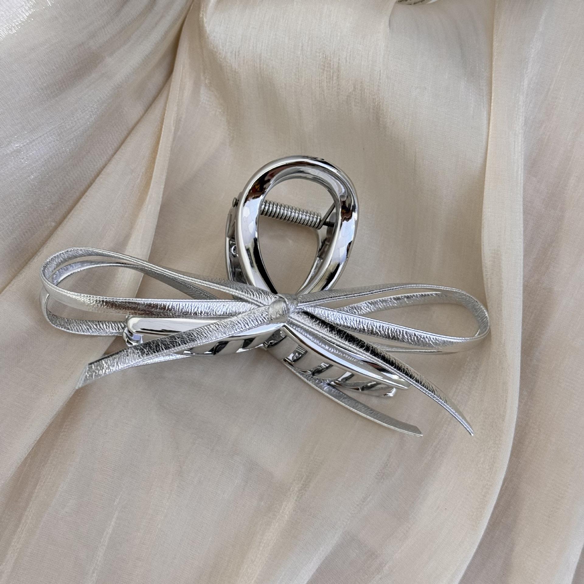 

Сладкий классный дизайн, серебряный бант, кожаные резинки-скранчи, женские, новые, премиальные, заколка для волос, аксессуары-акулы, новинка в моде