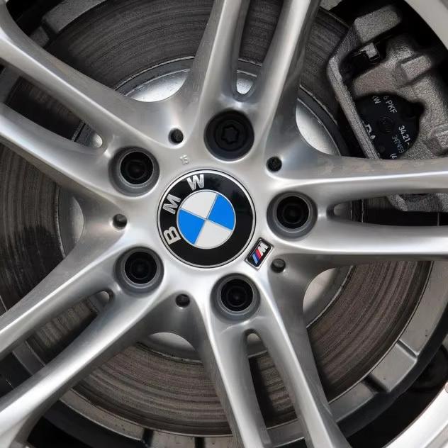 Car Sticker 4/8pcs Car Steering Wheel Decoration Center Hub Cap Emblem Badge DIY Sticker Styling Ornament Accessories For BMW M