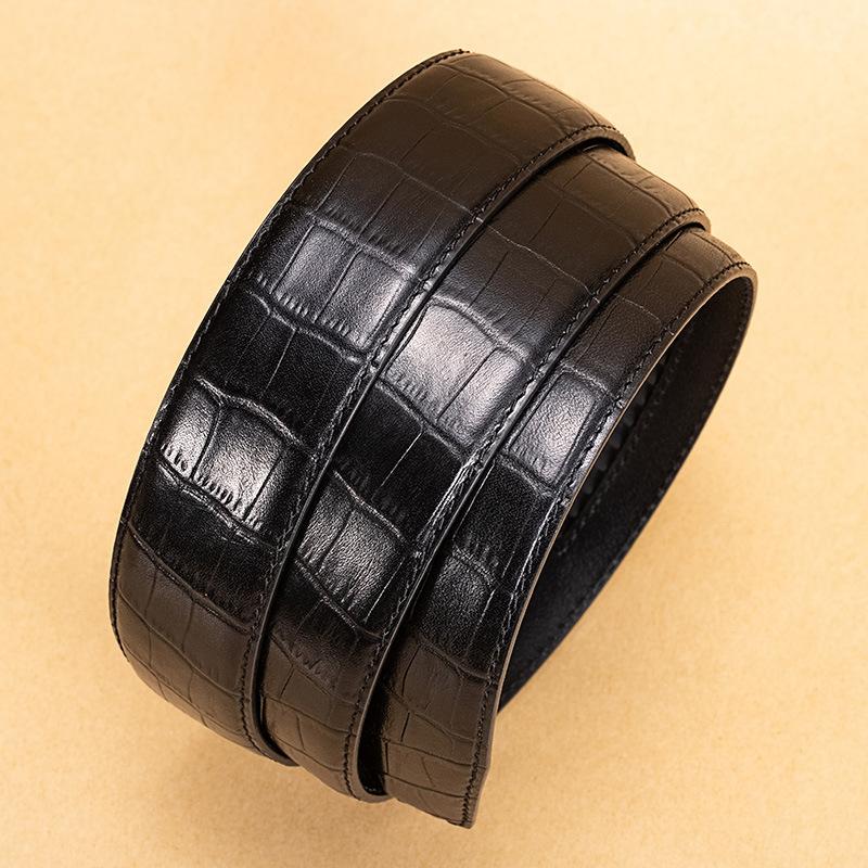 

Ремень из кожи растительного дубления с тиснением под крокодила, двухсторонний, прокрашенный, из коровьей кожи первого слоя, автоматическое тело