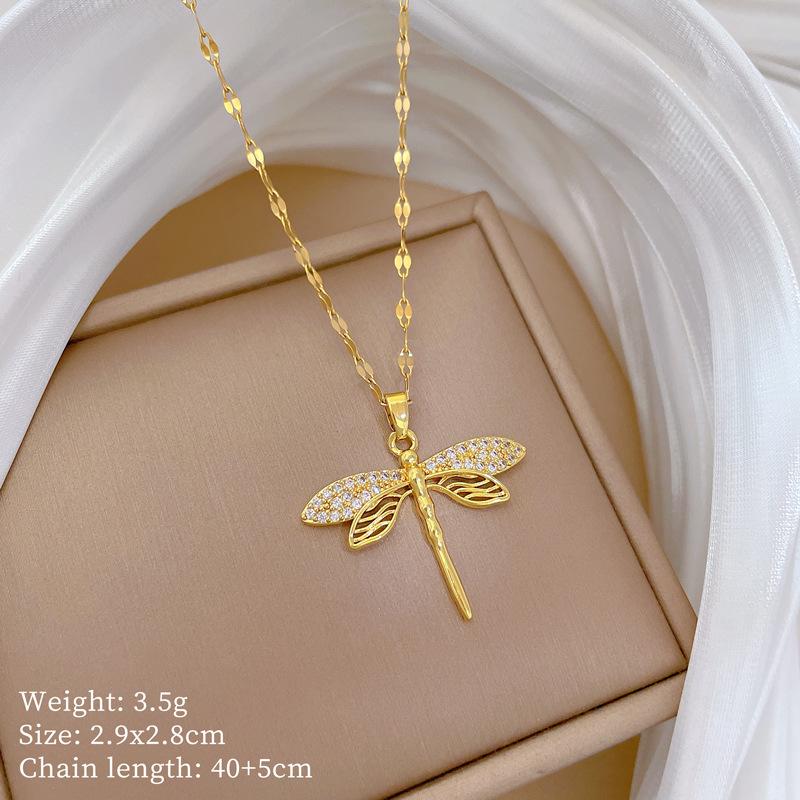 

Легкая роскошь, индивидуальность, полое колье с инкрустацией стрекозы из настоящего золота, женская цепочка-трансфер на ключицу с украшениями