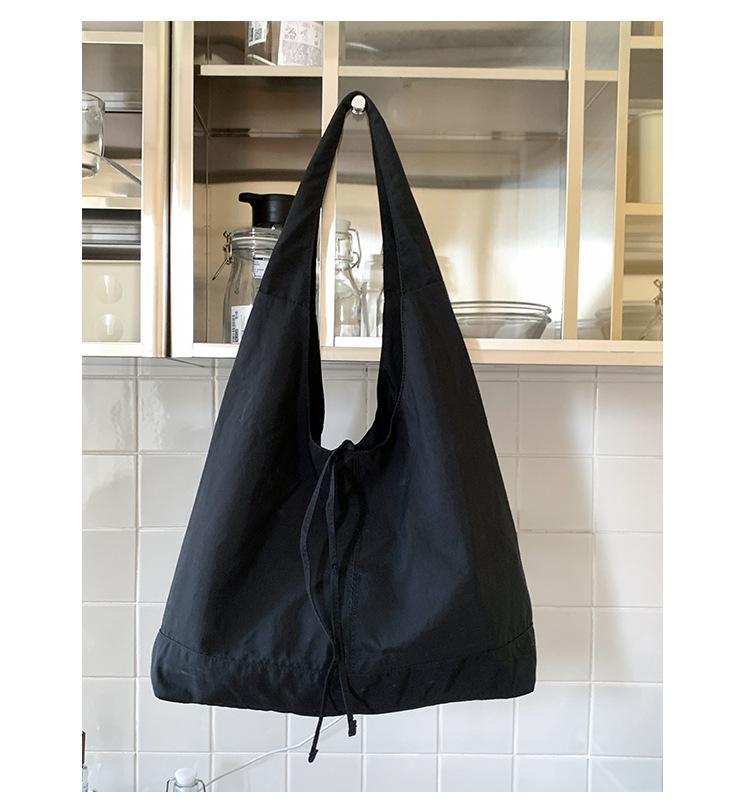 

2025 new large-capacity bag women s spring and summer Sen Meng casual retro shoulder shopping bag commuter tote bag to work чёрный