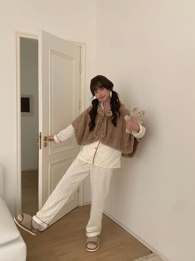 2025 Trendy Winter Hooded Shawl Cape: Thickened Bathrobe Blanket for Office, Cute Student Style.