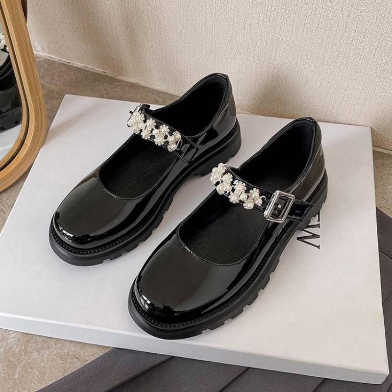 

Korean version thick-soled non-slip girls single shoes comfortable buckle solid color patent leather princess shoes British student shoes childr 39 (inner length 24.5cm)