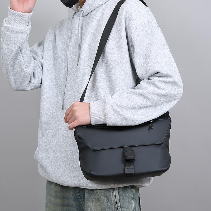 High-end Men's Crossbody Bag Business Travel Shoulder Bag Large Capacity Multi-layer Trendy and Cool Versatile Handbag
