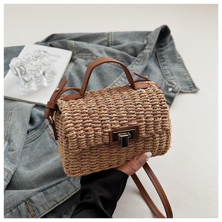 

2025 new casual woven straw bag women s versatile messenger bag high-end small square bag portable vacation women s bag хакі