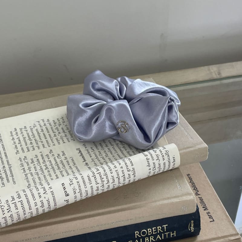 38comeoncommon Silky Satin Scrunchie (Lavender Grey)