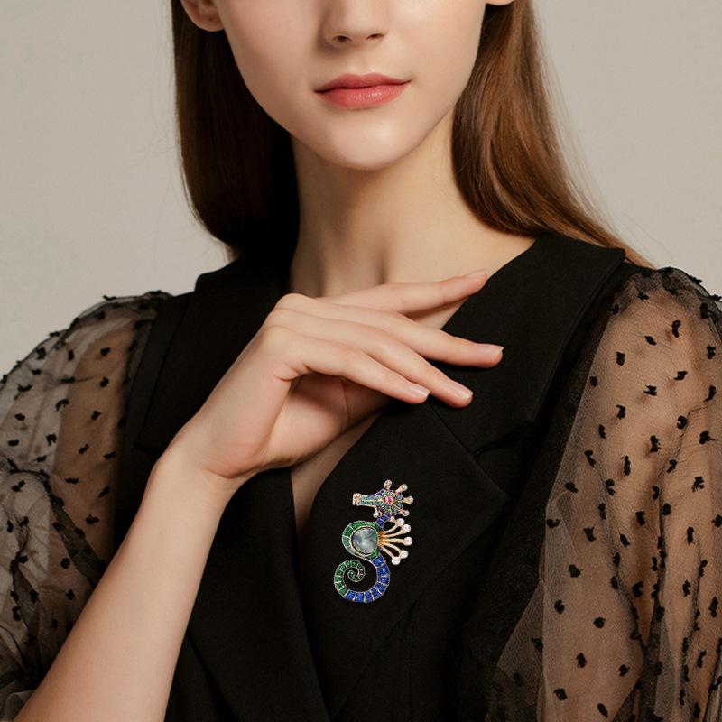 Vintage Color Seahorse Light Luxury Fashion Retro Temperament High-end Brooch