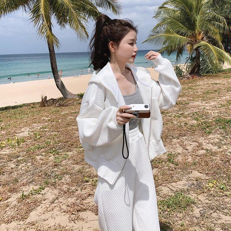 

Women s Spring 2026 Loose-Fit Fashion Sportswear: Stylish Age-Reducing Two-Piece Set with Straight-Leg Pants S (suggested for 85-103 jin)