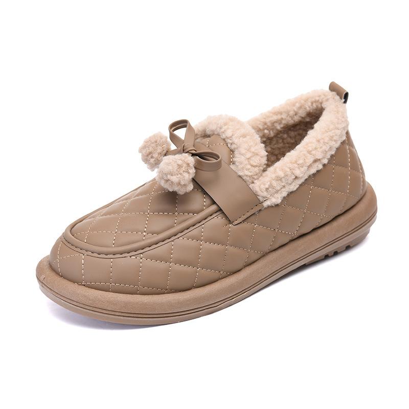 The New Style of DouDou Shoes Features Fleece Wool, with Thick-soled Casual Shoes On Top and Warm Shoes On One Foot