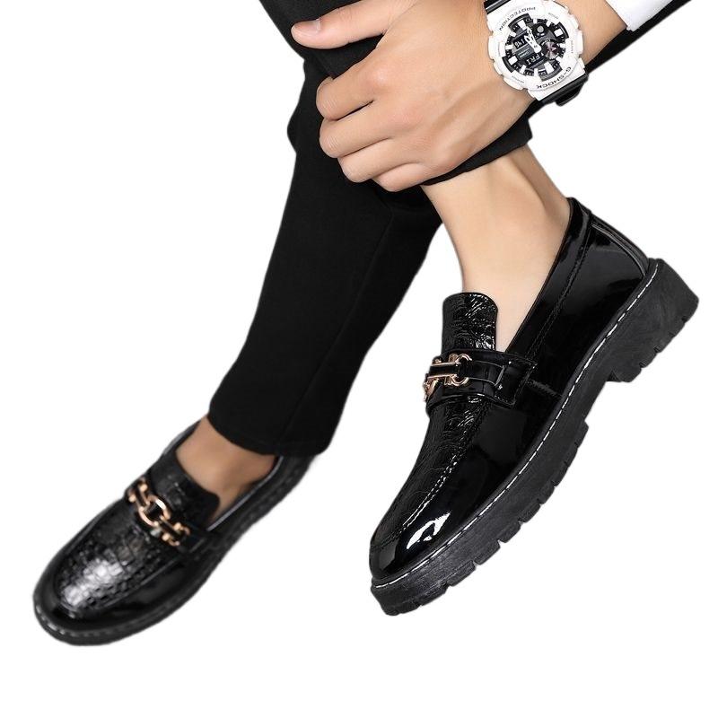 Summer Men's Small Leather Shoes, Men's Korean Style Trendy Casual Lazy Shoes, Shiny Leather, British Style One Foot Kick Student Shoes