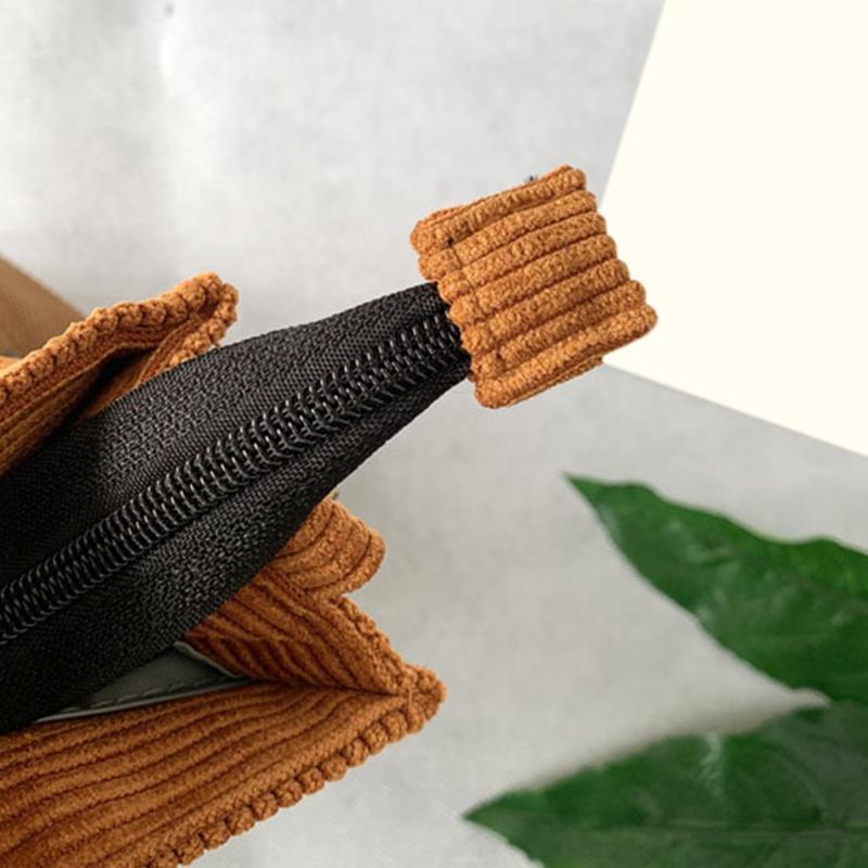 Модная женская тканевая сумка на плечо — фото 5