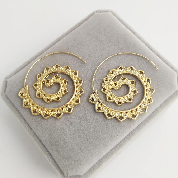 1 Pair European and American New Oval Spiral Earrings Exaggerated Vortex Gear-shaped Heart-shaped Retro Ear Jewelry