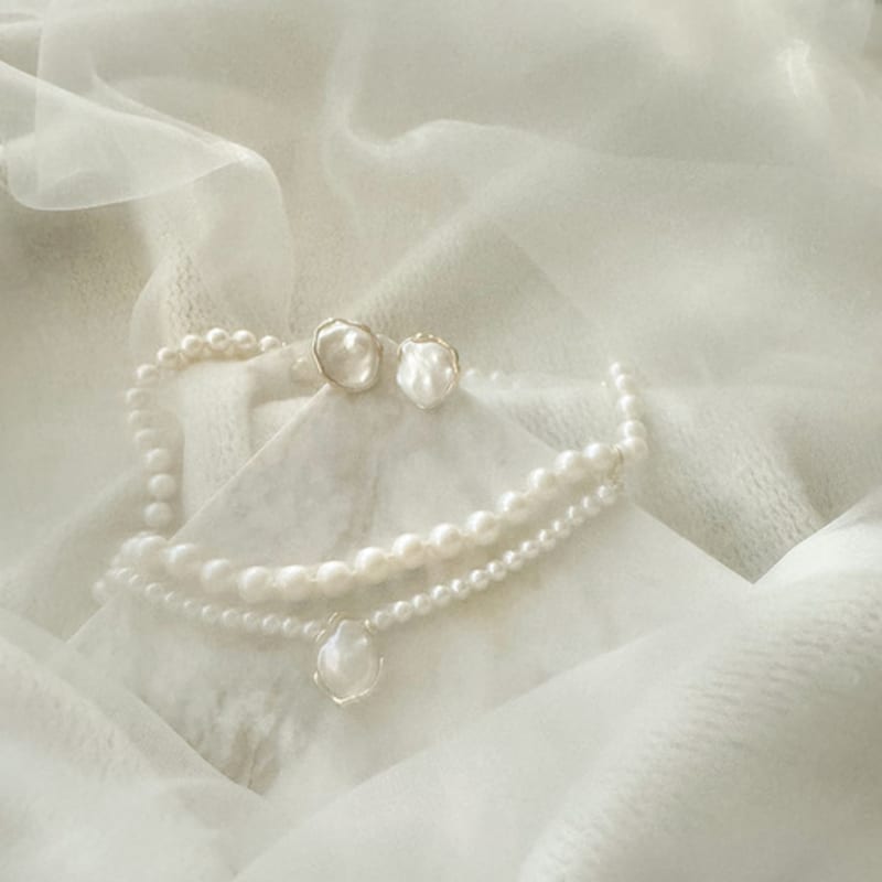 GOOBE LAHM PEARL NECKLACE