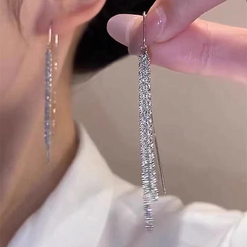 925 Sterling Silver Pearl Tassel Earrings: Elegant Women’s Luxury Drop Earrings for Autumn/Winter.