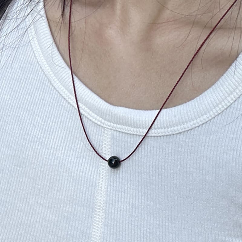 OURPIERRE BLACK BALL ROPE NECKLACE