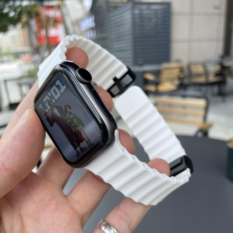 Magnetic Watch Band for Watch Ultra 2 49mm 44mm 45mm 42mm 41mm Silicone Watch Strap for Iwatch series 11 7 8 9 SE 3 Correa