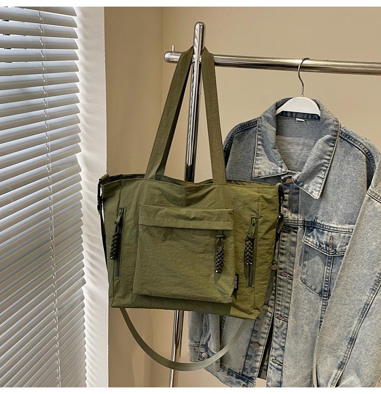 

Повседневная однотонная нейлоновая сумка-тоут Новая тканевая сумка для поездок большой вместимости Простая и легкая наплечная сумка-мессенджер зелёный