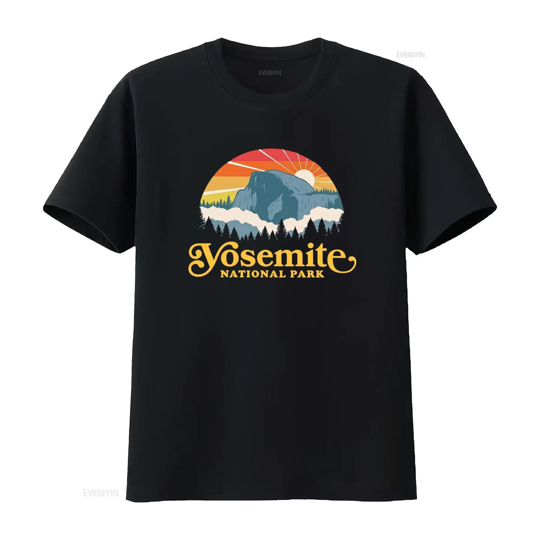 Национальный парк Йосемити Горный поход Half Dome Футболка Softstyle Ретро-дизайн с закатом Идеально для любителей активного отдыха винтаж... S разноцветный