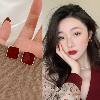 Fashionable and Retro Earrings for Women, Trendy and Niche Design, High-end Earrings, Light Luxury Red Earrings