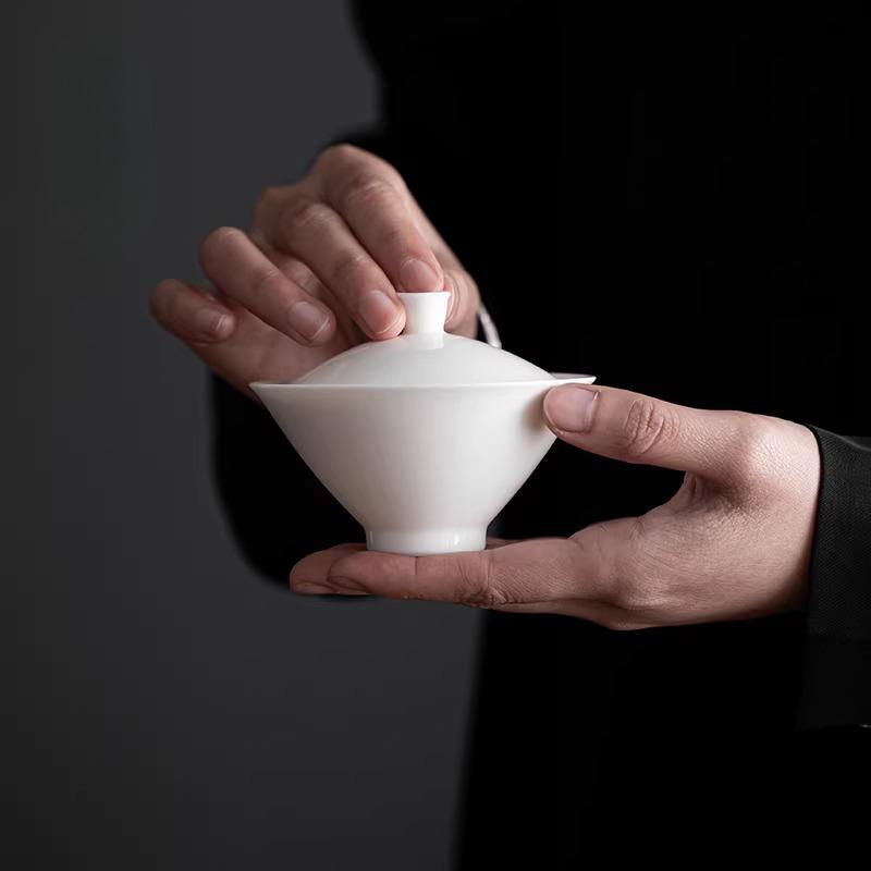 Rinderfett Jade Porzellan Bambushut, Keramik Haushaltsabdeckung, Kung Fu Teegeschirr, kleine Teeschale und Tasse